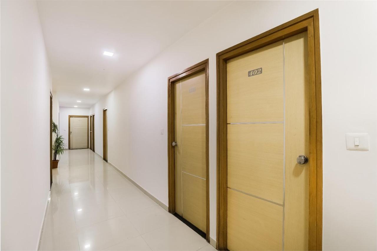 Oyo Hotel D Veeray Ahmedabad Exteriör bild